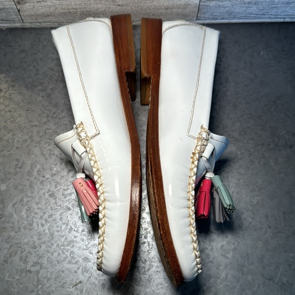 G.H. Bass & Co. White Handcrafted Patent Leather Weejuns withTassels Women’s 7.5 - Picture 5 of 12